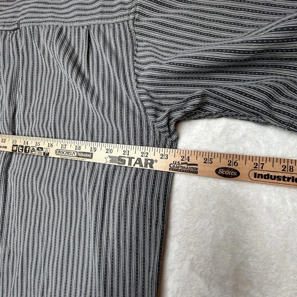 The North Face A5 Series Mens Large Gray Button Down‎ Short Sleeve Shirt